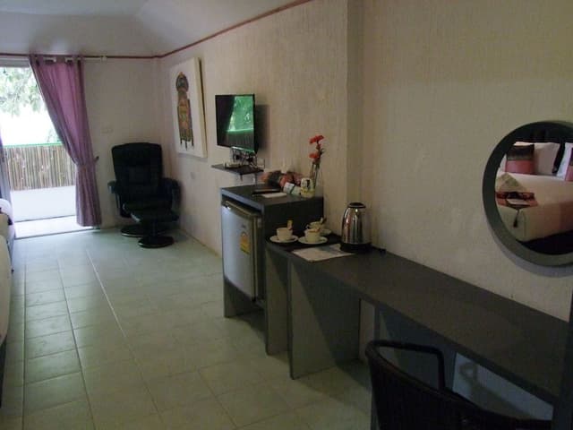 City Triple Room, 1 Bedroom