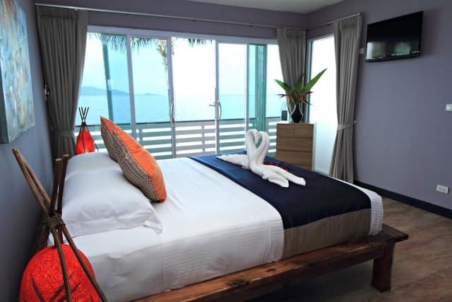 Deluxe Room, Balcony