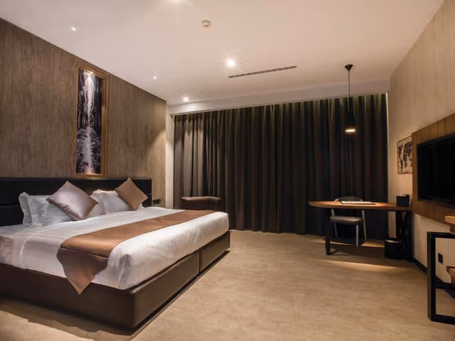 Deluxe Double or Twin Room