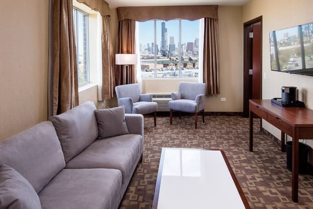 Suite, 1 King Bed