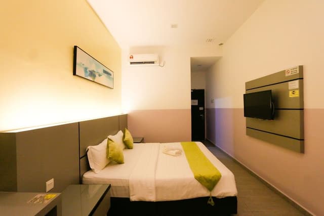 Deluxe Double or Twin Room