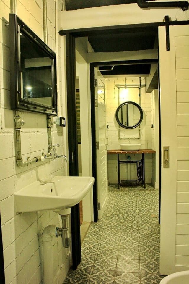 Basic 5 Bed Mixed Dorm