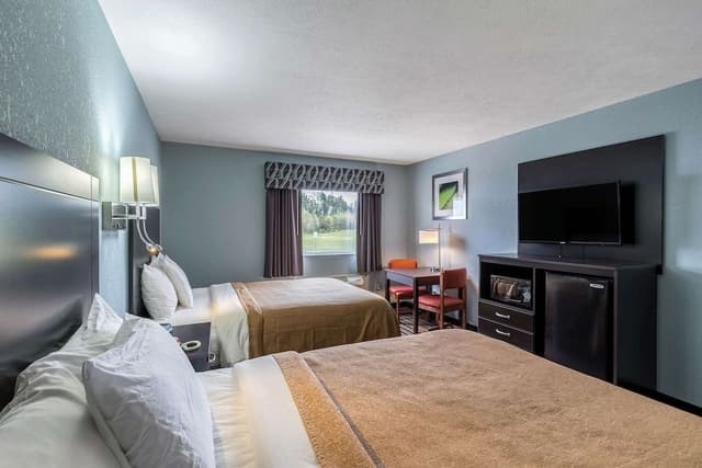 Standard Room, 2 Queen Beds, Non Smoking (Exterior Corrider)
