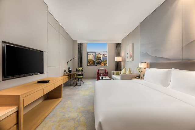 Standard Room, 1 King Bed (High Floor)
