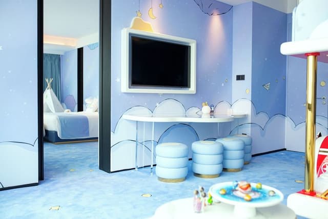 Family Suite (With Lepetie Theme)