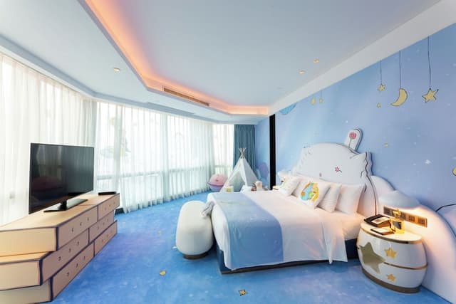 Family Suite (With Lepetie Theme)