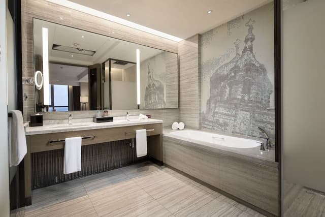 Executive Room, 1 King Bed, Smoking