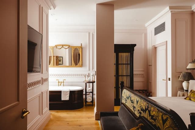 Lutyen's Suite