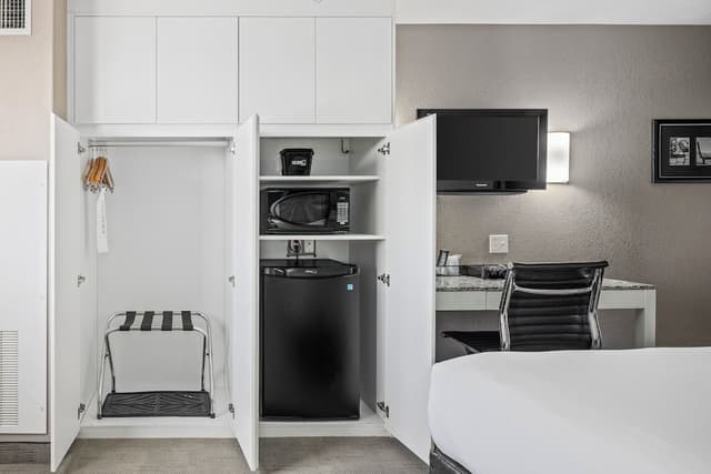 Classic Room, 1 Queen Bed