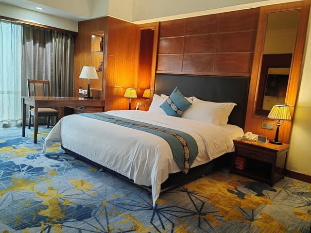 Deluxe Suite