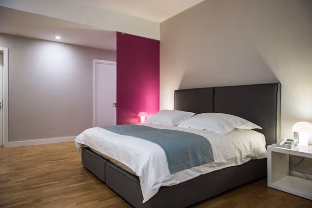 Superior Double or Twin Room, Bathtub