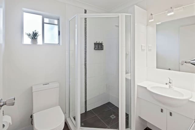 1 Bedroom Ground Floor Apartment