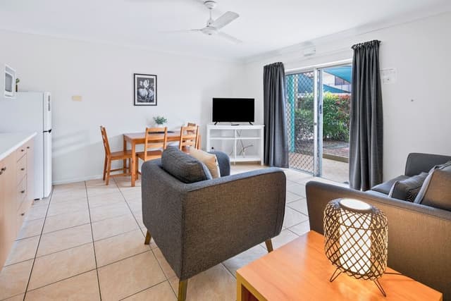 1 Bedroom Ground Floor Apartment