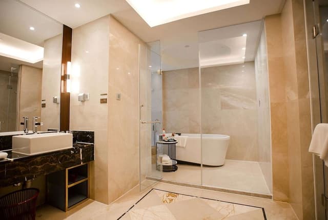 Suite, 1 King Bed, Smoking
