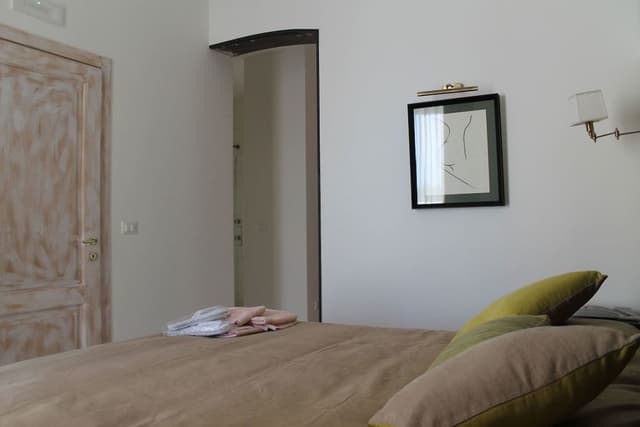 Double Room (Audrey Hepburn)