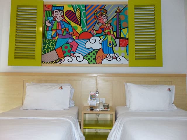 Happiness Room Twin Bed