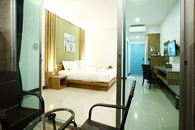 Garden View Room