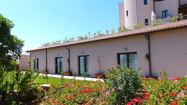 Deluxe Triple Room, Garden View