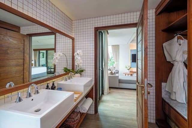 Family Suite, Kitchenette, City View