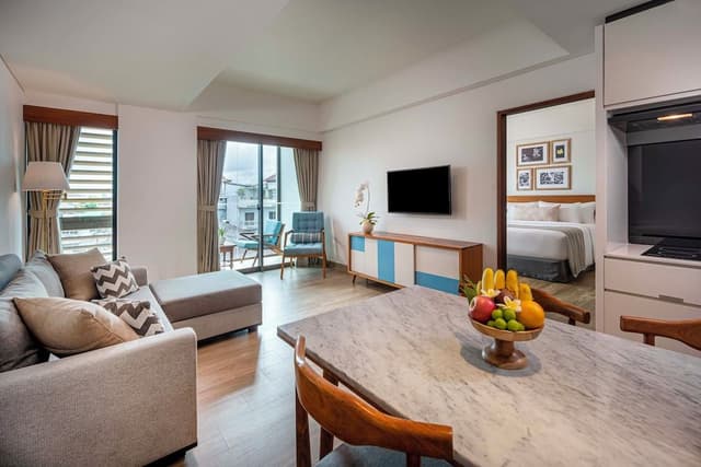 Family Suite, Kitchenette, City View