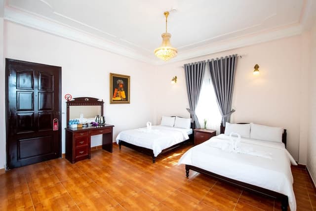 Deluxe Family Room