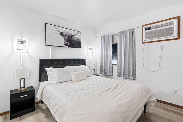 Standard Room, 1 Queen Bed