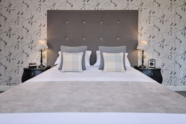Luxury Room, 1 King Bed, Garden View