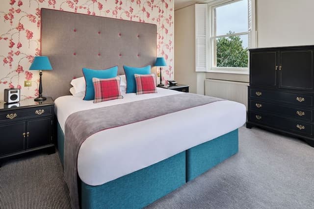 Luxury Room, 1 King Bed, Park View