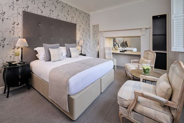 Luxury Room, 1 King Bed, Garden View