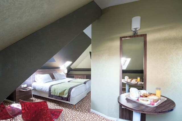 Standard Twin Room