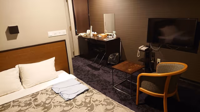 Standard Double Room, Smoking