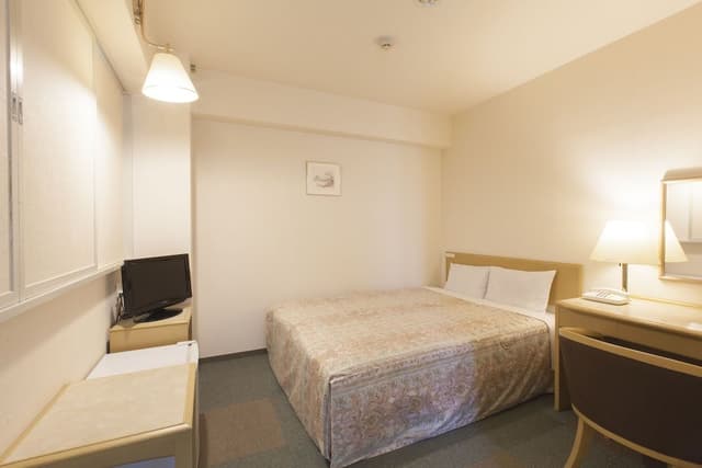Double Room, Smoking