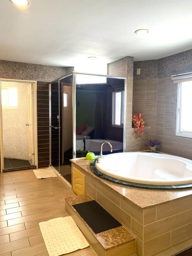 VIP 3 Person Room