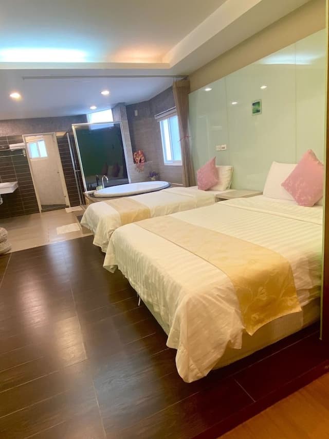VIP 3 Person Room
