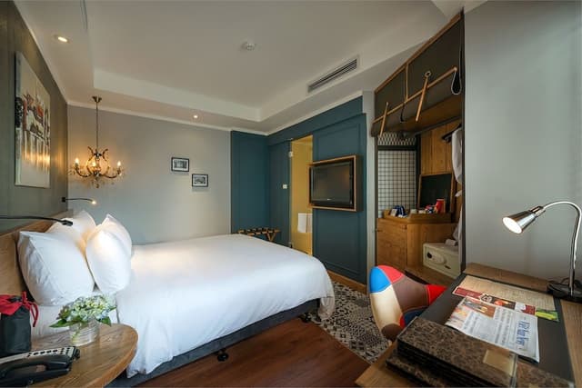 Connecting Rooms