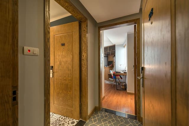Connecting Rooms