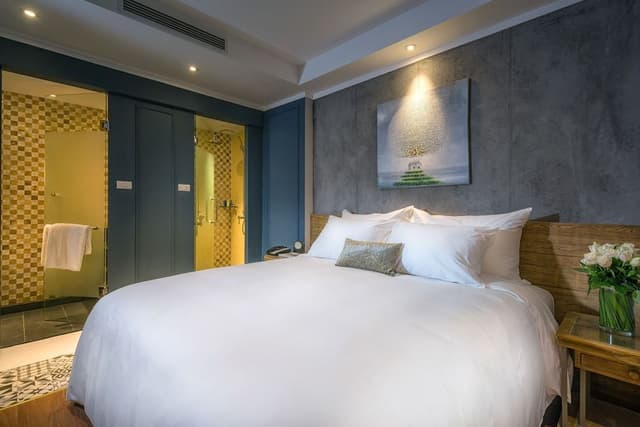 Connecting Rooms