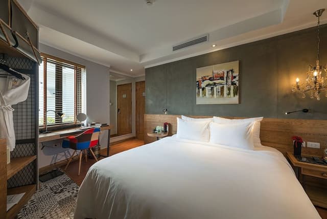 Connecting Rooms