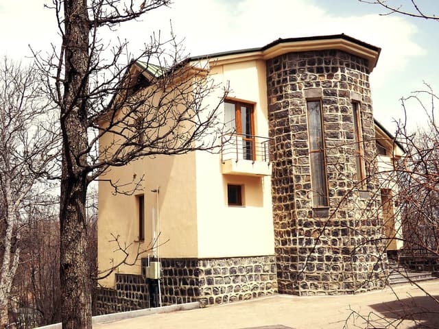 Five-Bedroom Cottage