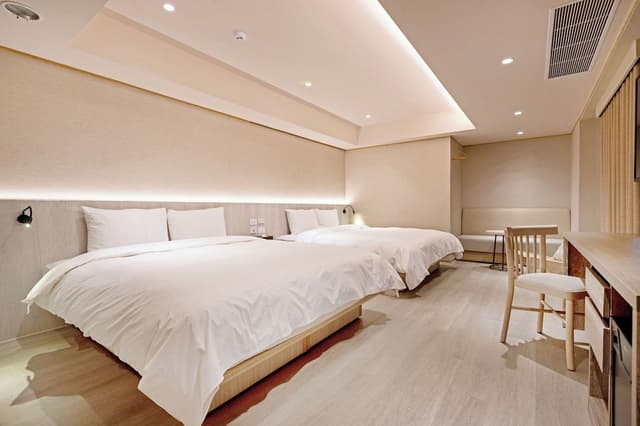 Classic Quadruple Room