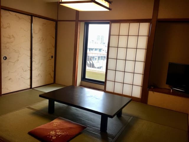 Japanese Western Room 7th floor, 2 Bed, Futon from 3rd person(go up the stairs from 6th floor)