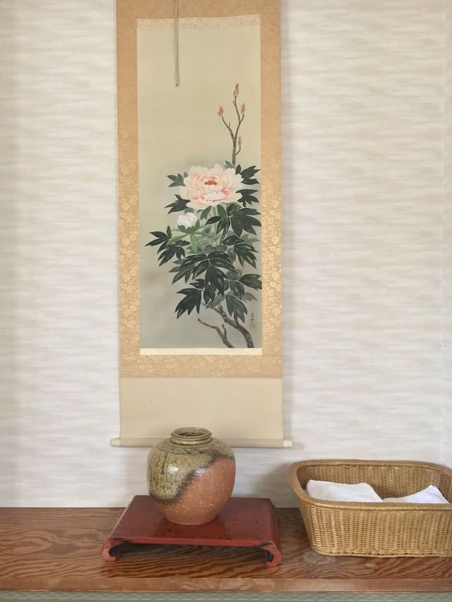 Japanese Western Room 7th floor, 2 Bed, Futon from 3rd person(go up the stairs from 6th floor)