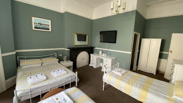Family Room, Ensuite