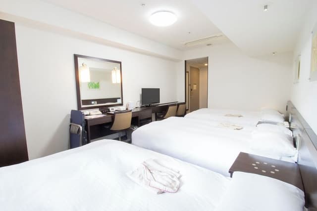 [Smoking] Triple Room (24 sqm)