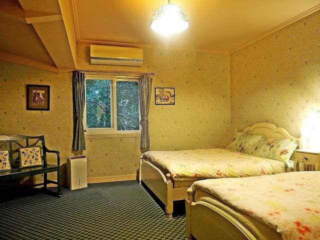 Basic Triple Room, Mountainside