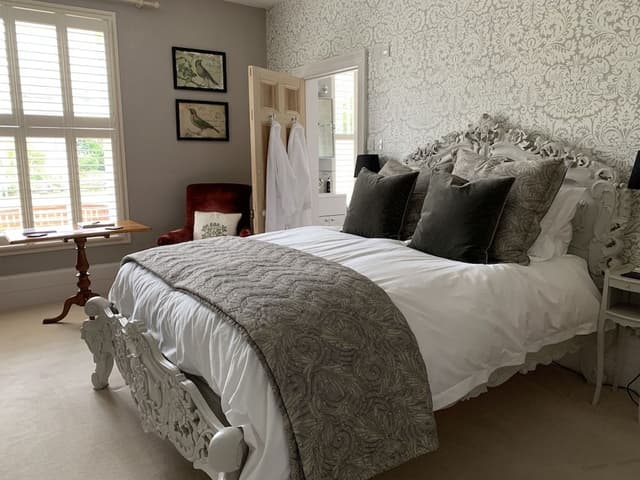 Luxury Double Room, Ensuite, Garden View (Veranda)
