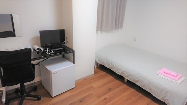 Standard Single Room, 1 Large Twin Bed, Non Smoking, Private Bathroom