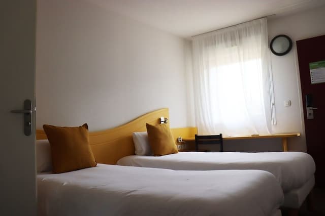Basic Twin Room