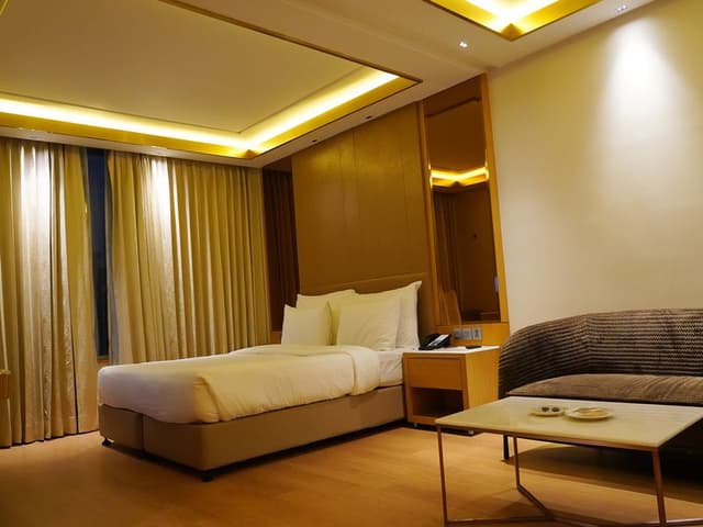 Club Room - Single