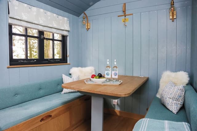 Shepherd Hut - Twin